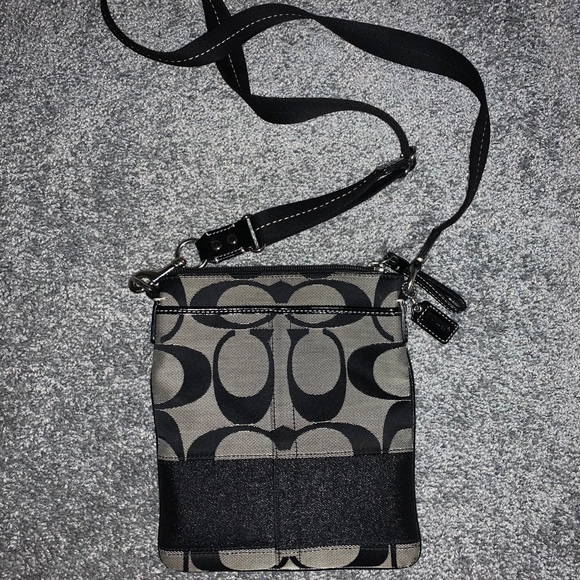 Purse - Picture 1 of 1